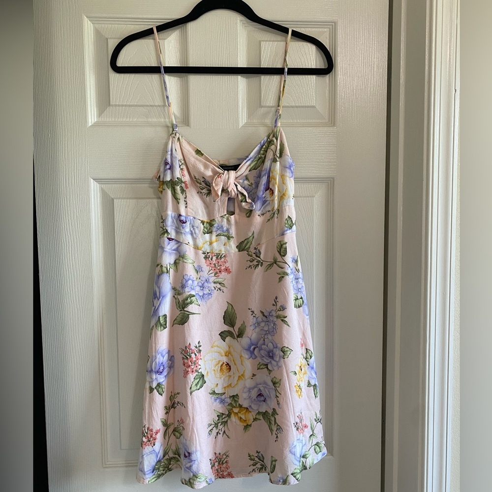 Cute Barbie girl cottage core chic mini sundress. Size M. Blush pink.